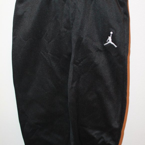 Size 18 Month Jordan Black/Camo set - Picture 4 of 6